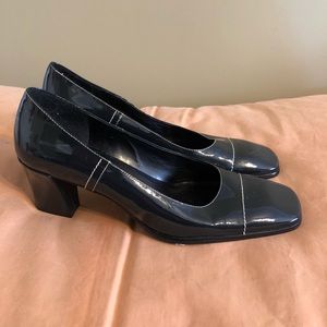 Nine West Patent Leather Shoes Size 8. Used (excellent condition)